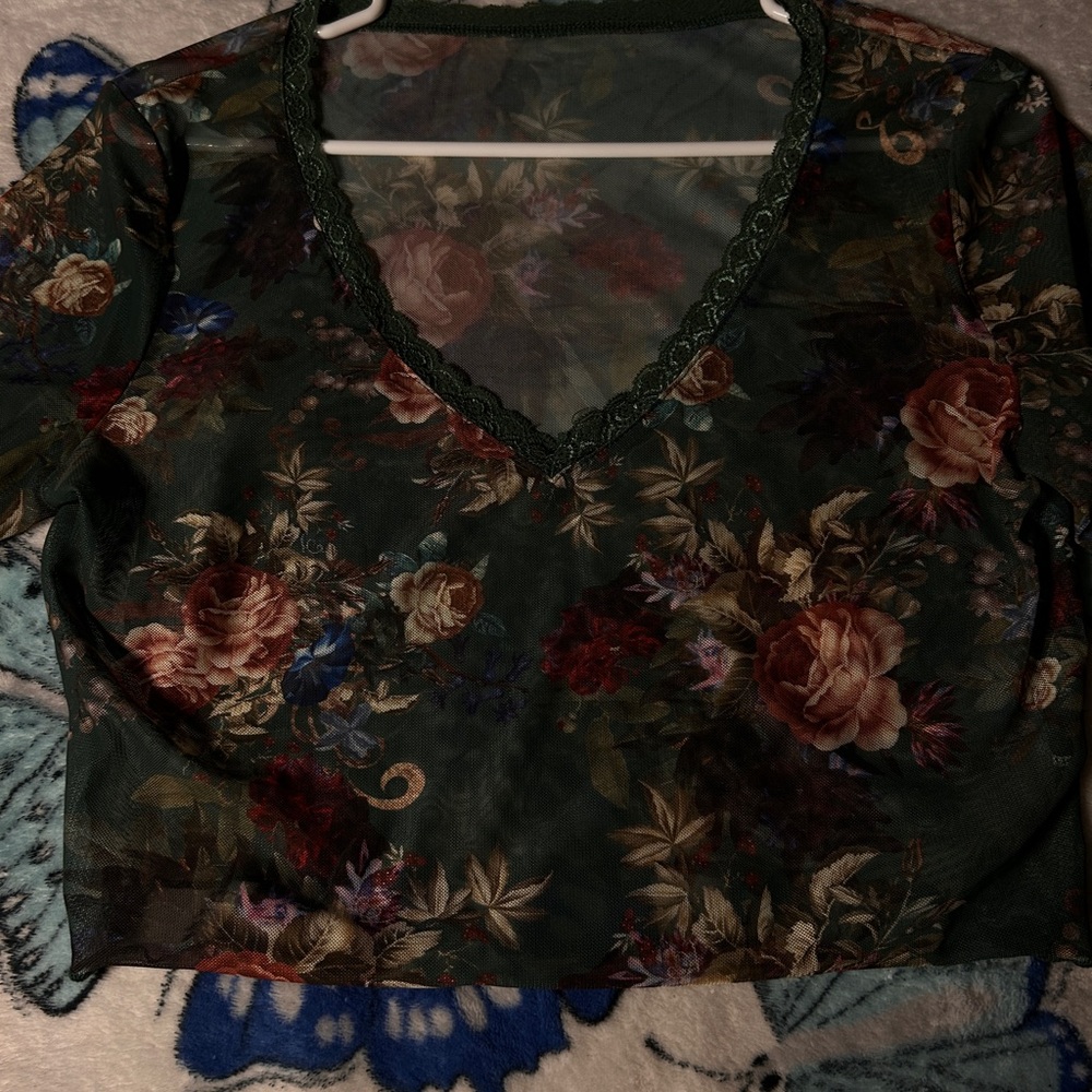 Floral Crop Top🍃🌹